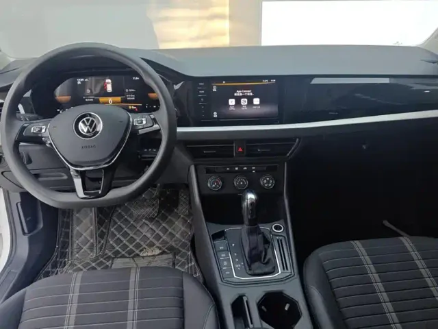 Volkswagen Lavida — Фото автомобиля 12