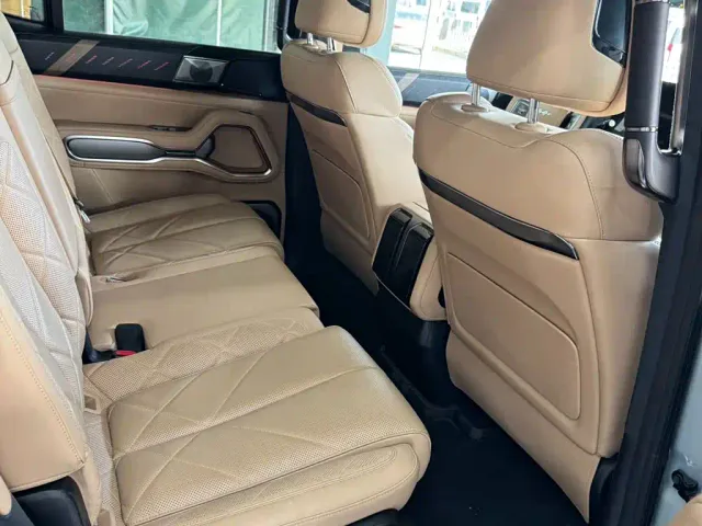 BYD FangChengBao Leopard 8 — Фото автомобиля 5