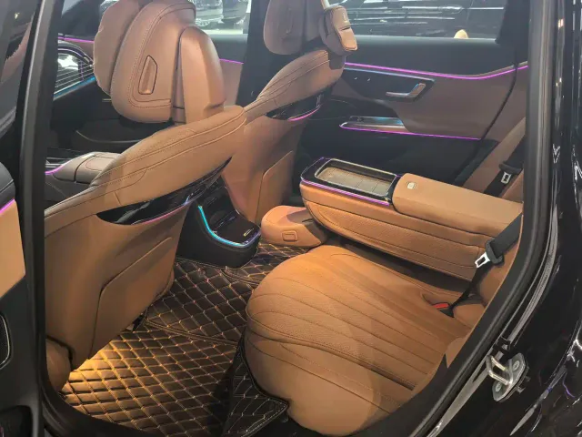 Mercedes-Benz E-Class — Фото автомобиля 7