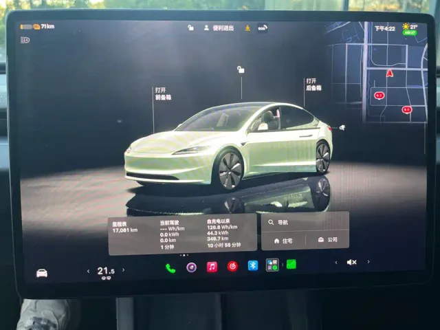 Tesla Model 3 — Фото автомобиля 12