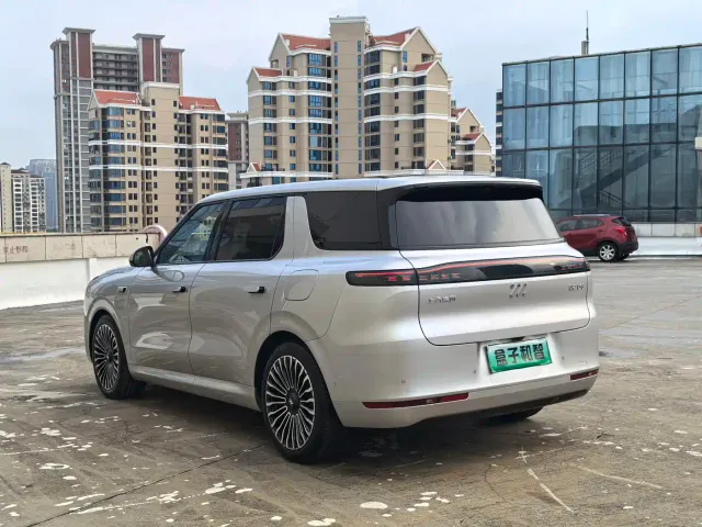 IM Motors LS8 — Фото автомобиля 13