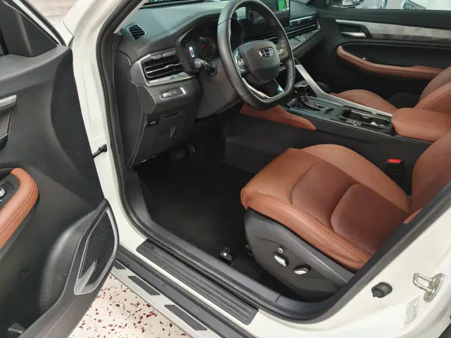 Geely Vision X6 — Фото автомобиля 10