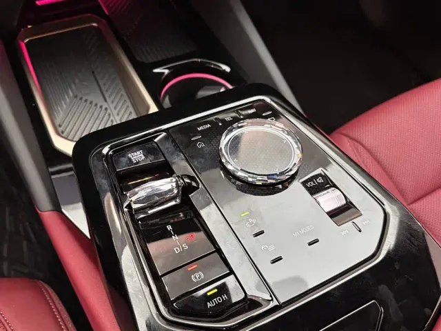 BMW 5 Series — Фото автомобиля 16