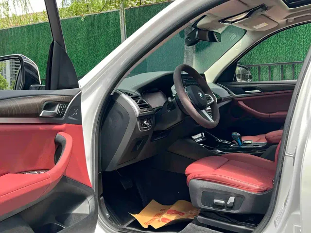 BMW iX3 — Фото автомобиля 19