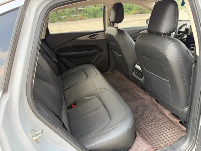 Wuling Starlight — Фото автомобиля 11