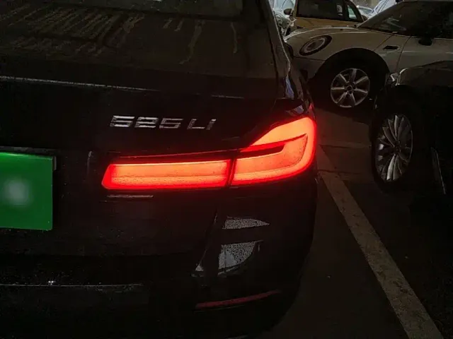 BMW 5 Series — Фото автомобиля 7