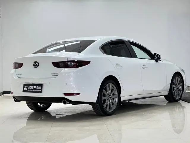 Mazda Axela — Фото автомобиля 6