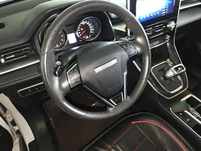 Haval M6 — Фото автомобиля 10