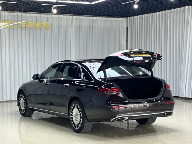 Mercedes-Benz E-Class — Фото автомобиля 7