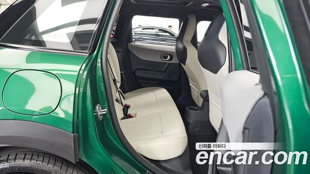MINI Cooper Generation 4 — Фото автомобиля 12
