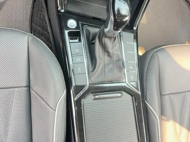Volkswagen Passat — Фото автомобиля 10