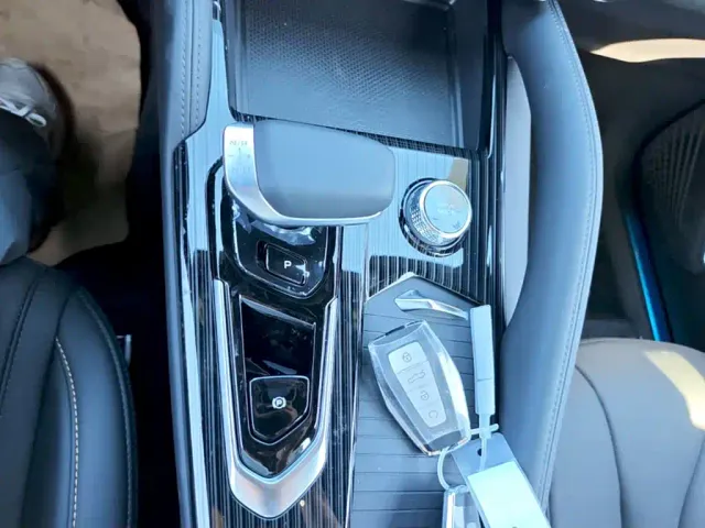 Geely Xingyue L — Фото автомобиля 13