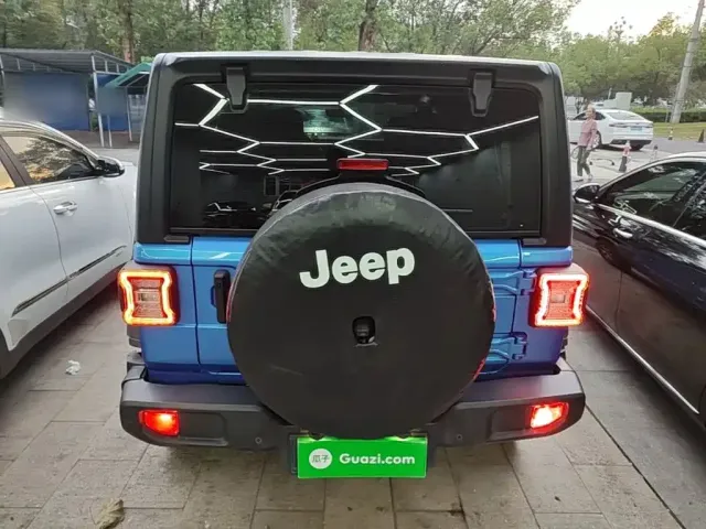 Jeep Wrangler — Фото автомобиля 5