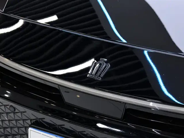Toyota Crown SportCross — Фото автомобиля 10