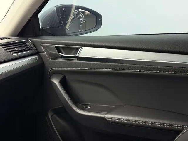 Skoda Superb — Фото автомобиля 10