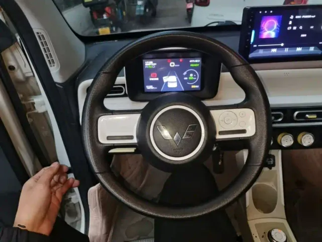 Wuling Hongguang Mini EV — Фото автомобиля 10