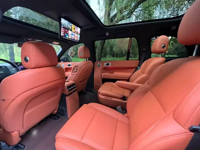 Li Auto L9 — Фото автомобиля 12