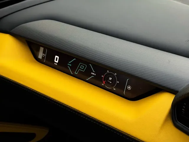 Lamborghini Revuelto — Фото автомобиля 14