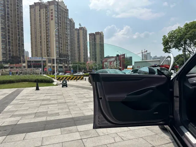 Xiaomi SU7 — Фото автомобиля 16
