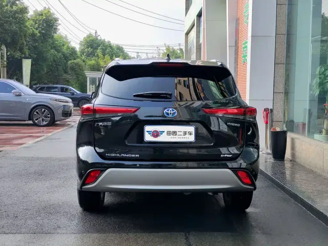 Toyota Highlander — Фото автомобиля 5