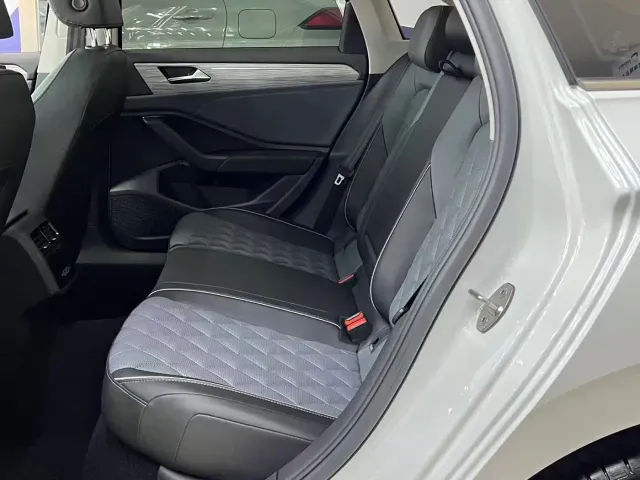 Volkswagen Sagitar — Фото автомобиля 13