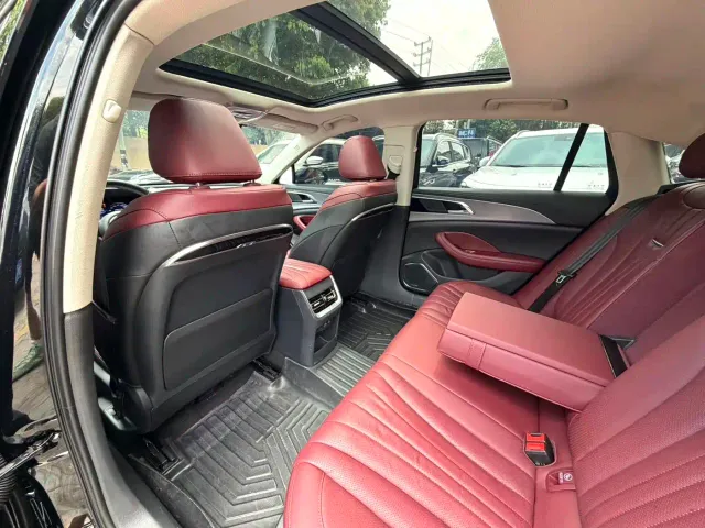 Hongqi H5 — Фото автомобиля 9