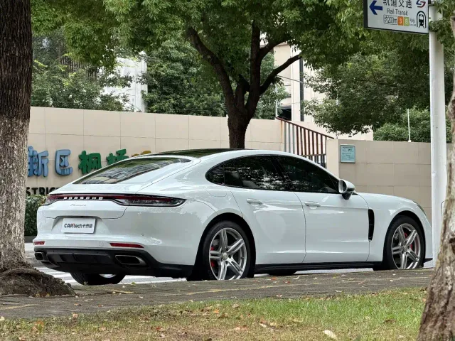 Porsche Panamera — Фото автомобиля 22