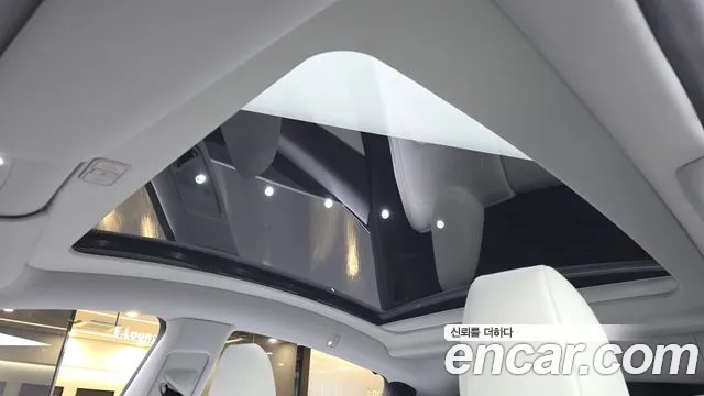 Tesla Model Y — Фото автомобиля 25
