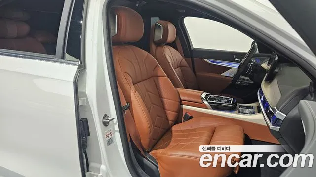 BMW 7-Series 7 серия (G70) — Фото автомобиля 12