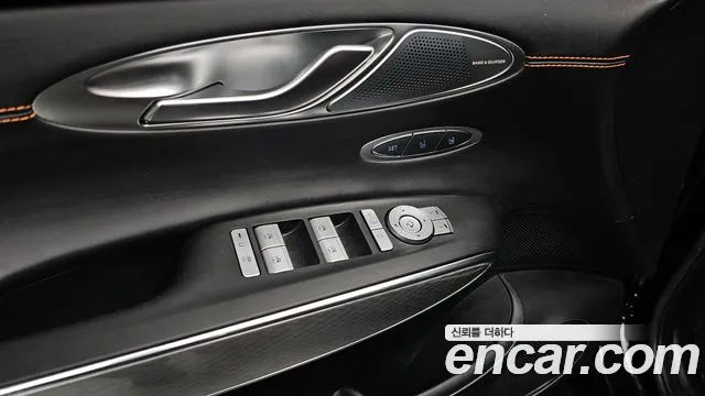 Genesis GV70 — Фото автомобиля 16
