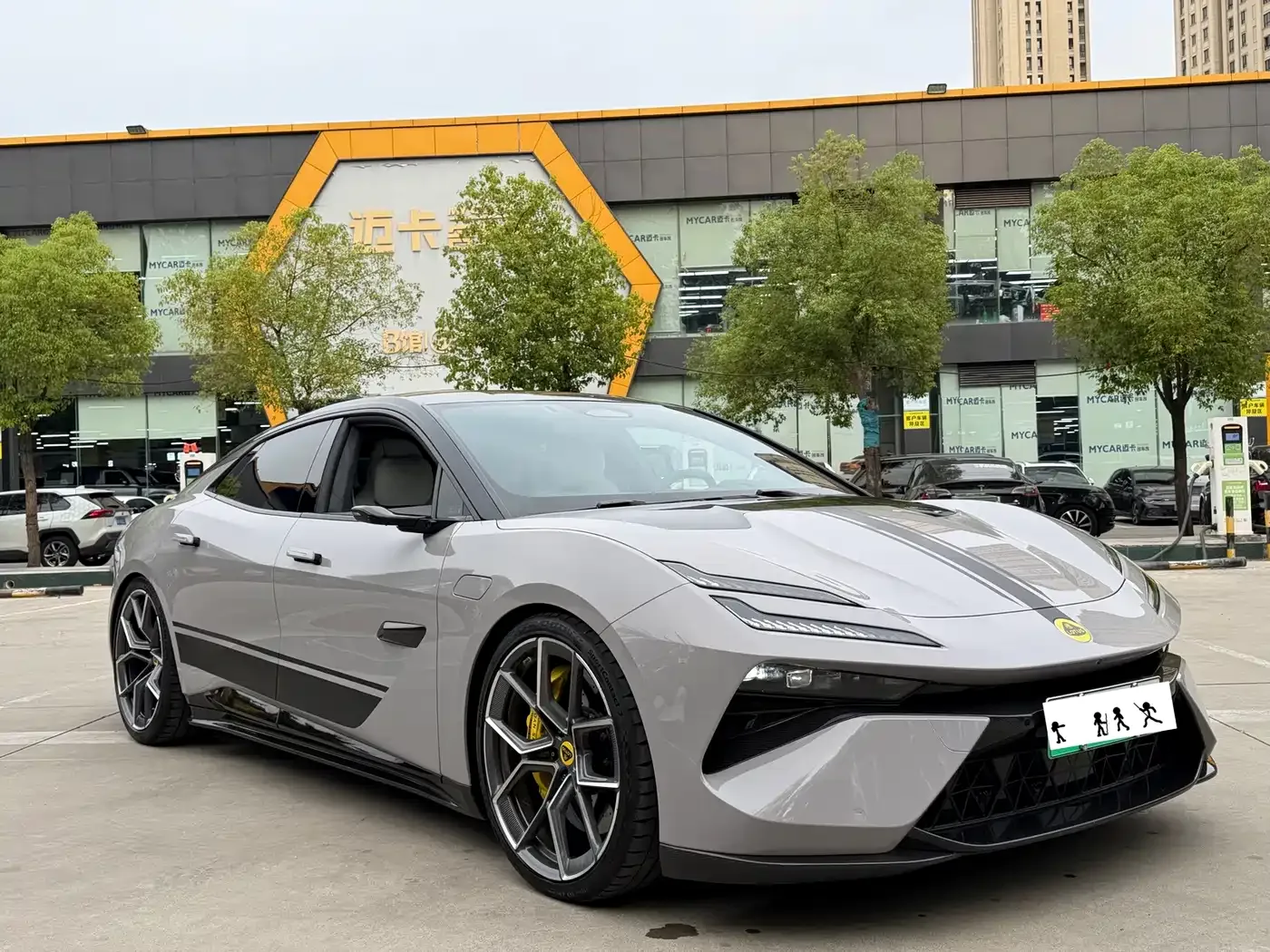 Lotus Cars EMEYA Blossom 2024 EMEYA R+ — Фото автомобиля 3