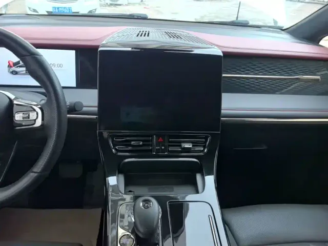 GAC Trumpchi Trumpchi M8 2023 Model Master Series 400T Ultimate Edition — Фото автомобиля 12