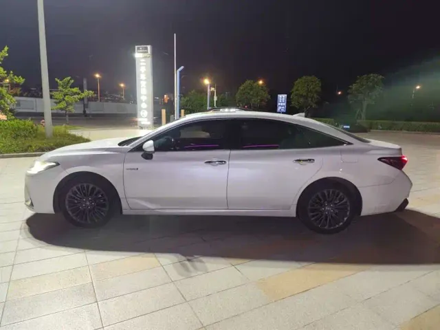 Toyota Avalon — Фото автомобиля 7