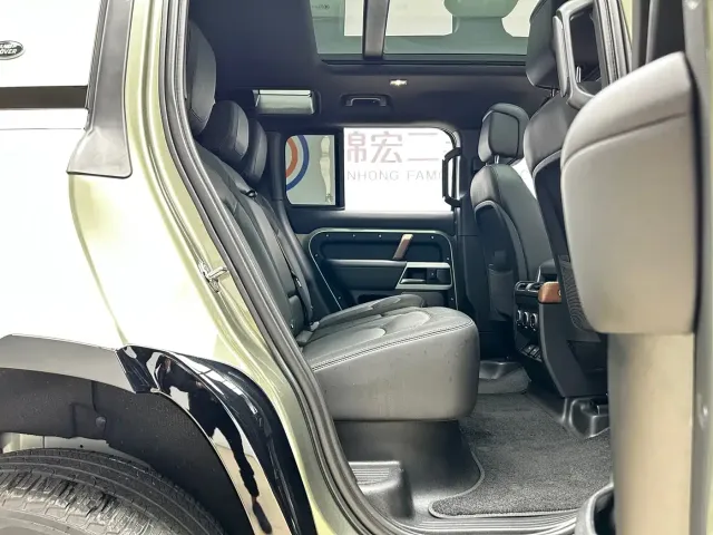 Land Rover Defender — Фото автомобиля 20