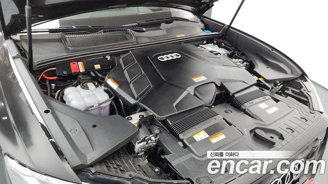 Audi Q8 55 TFSI quattro Premium — Фото автомобиля 6