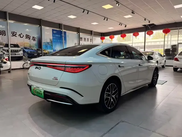BYD Seal 07 DM-i — Фото автомобиля 9