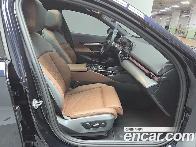 BMW 5 Series — Фото автомобиля 13
