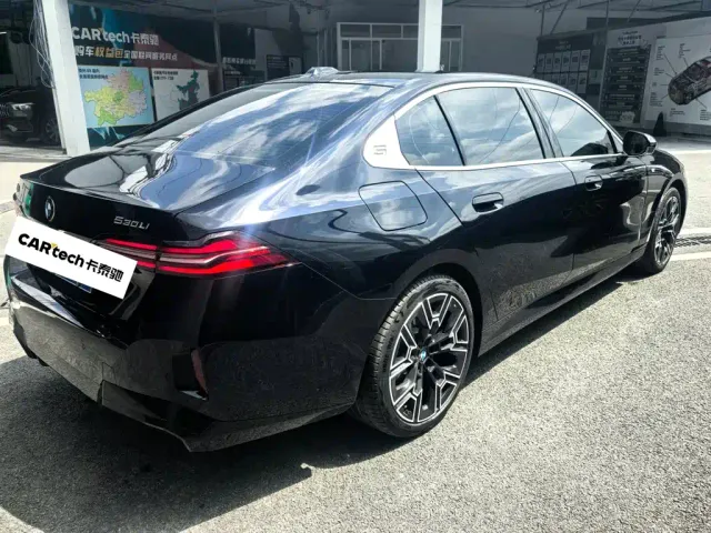 BMW 5 Series — Фото автомобиля 9
