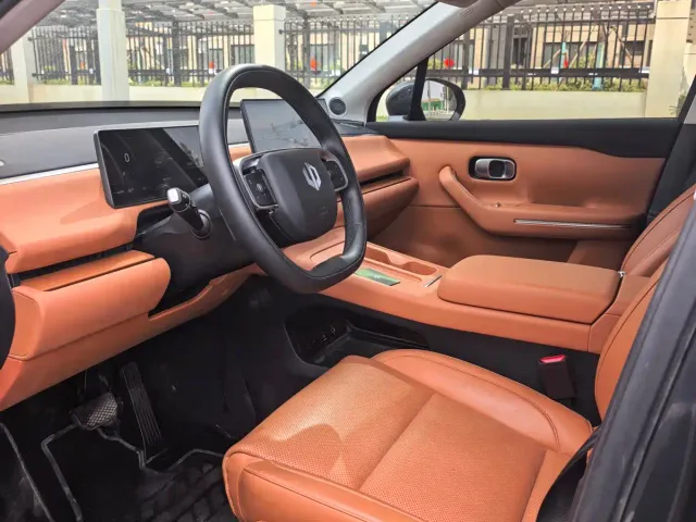 Leapmotor C10 — Фото автомобиля 6