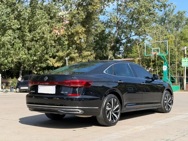 Volkswagen Passat — Фото автомобиля 20