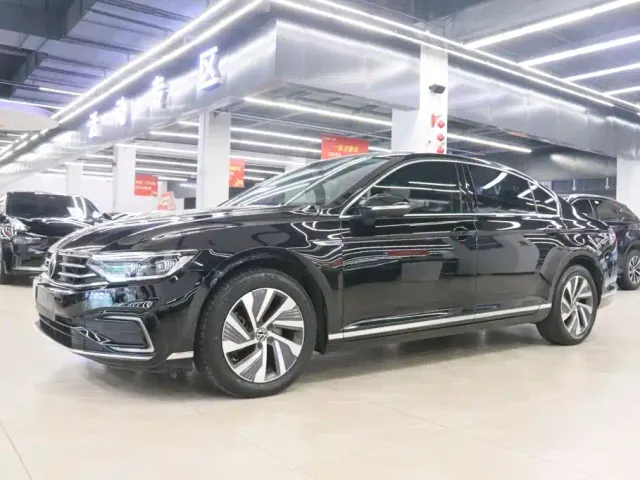 Фотография автомобиля — Volkswagen Magotan