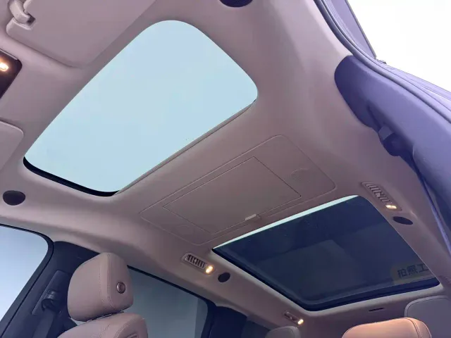 Li Auto MEGA — Фото автомобиля 23