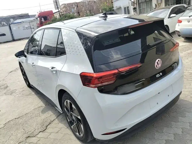 Volkswagen ID.3 — Фото автомобиля 4