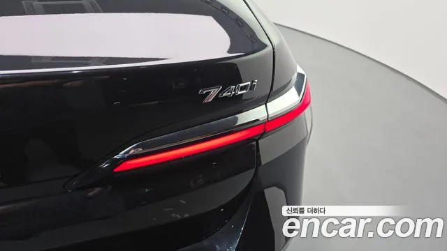 BMW 7-Series 7 серия (G70) 740i sDrive Design Pure Excellence — Фото автомобиля 17