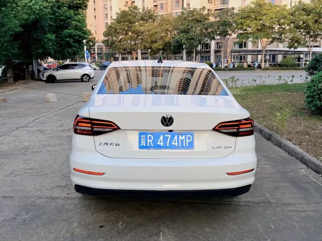 Volkswagen Lavida — Фото автомобиля 5