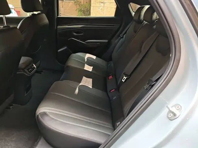 BYD Qin L — Фото автомобиля 16