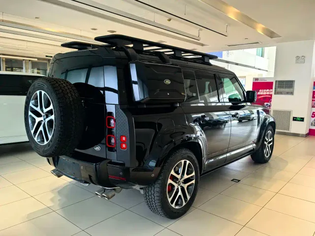 Land Rover Defender — Фото автомобиля 3