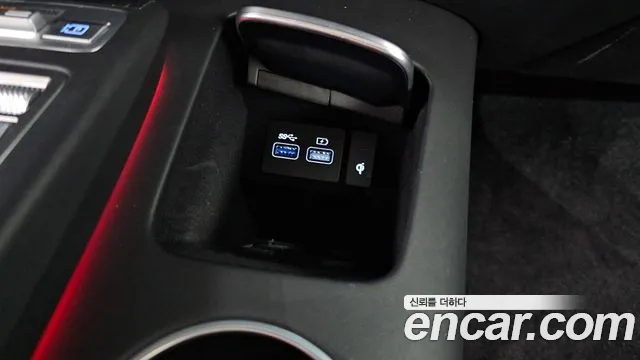 Genesis GV70 — Фото автомобиля 27