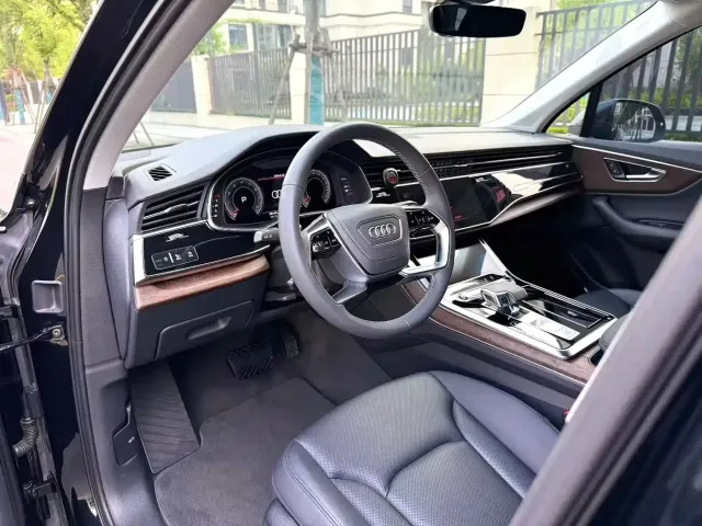 Audi Audi Q7 2023 55 TFSI quattro S Premium — Фото автомобиля 5