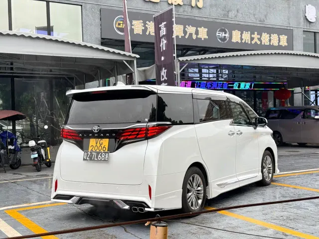 Toyota Alphard — Фото автомобиля 5